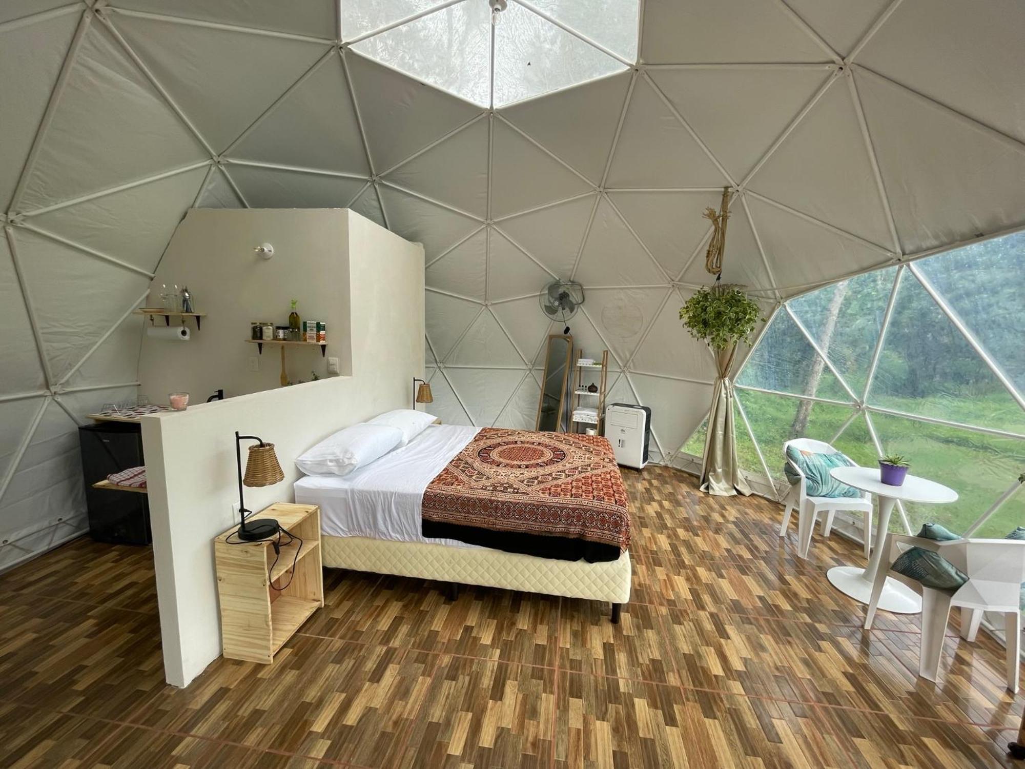 La Comarca River Glamping Dome Near Manuel Antonio Bagian luar foto