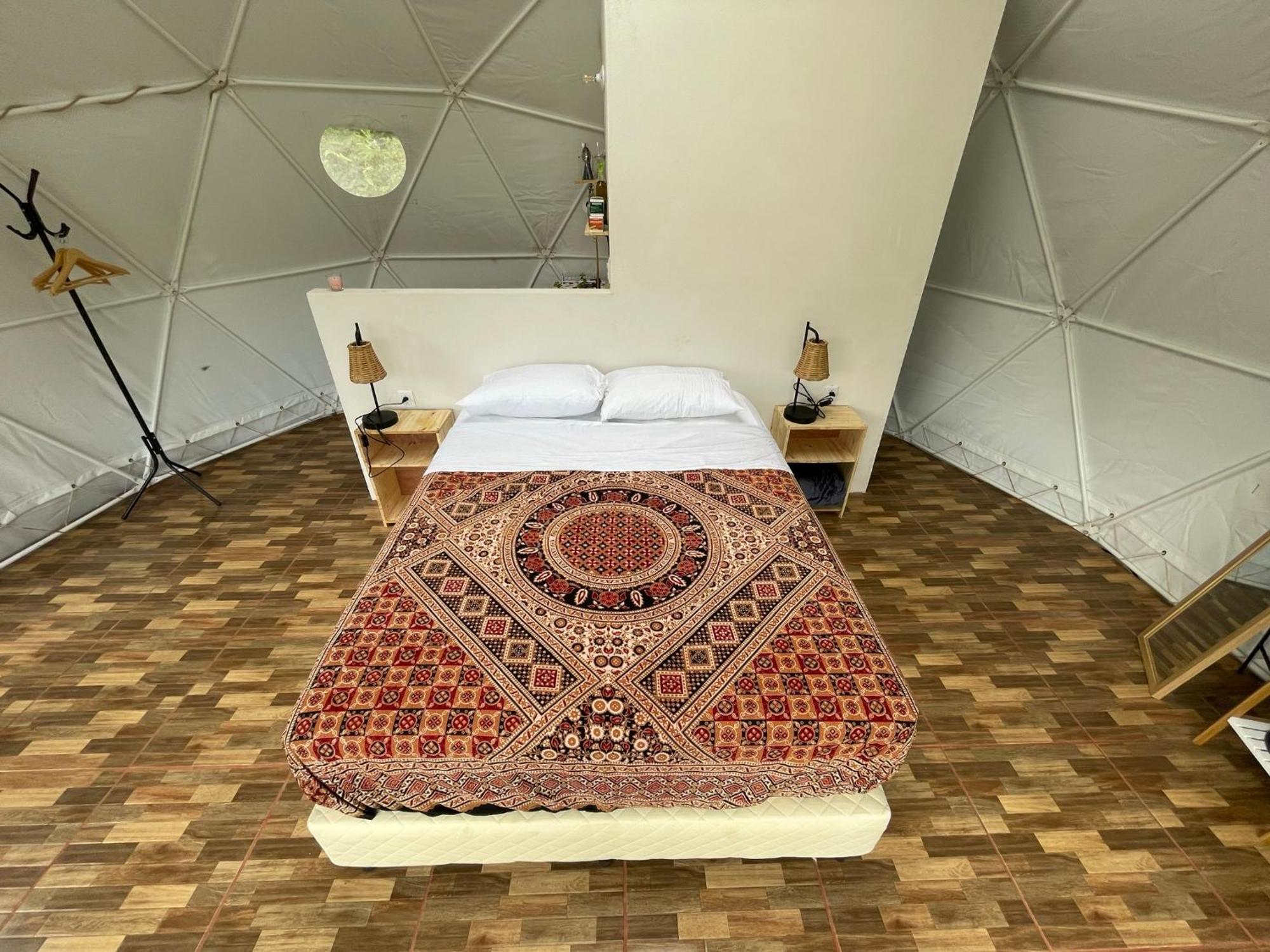 La Comarca River Glamping Dome Near Manuel Antonio Bagian luar foto