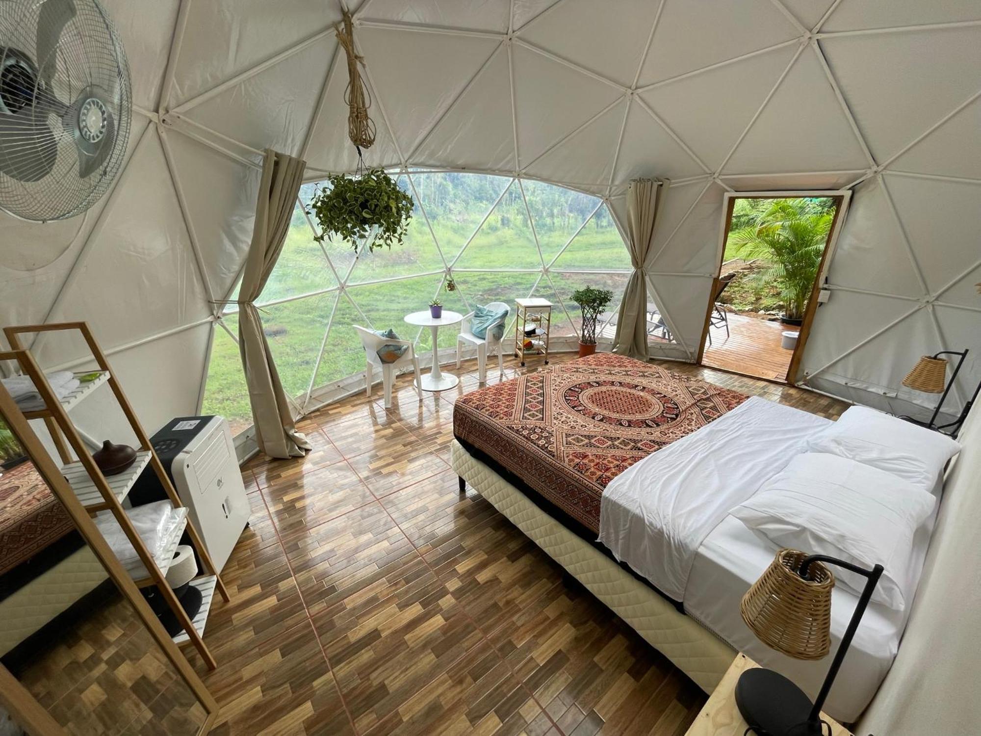 La Comarca River Glamping Dome Near Manuel Antonio Bagian luar foto