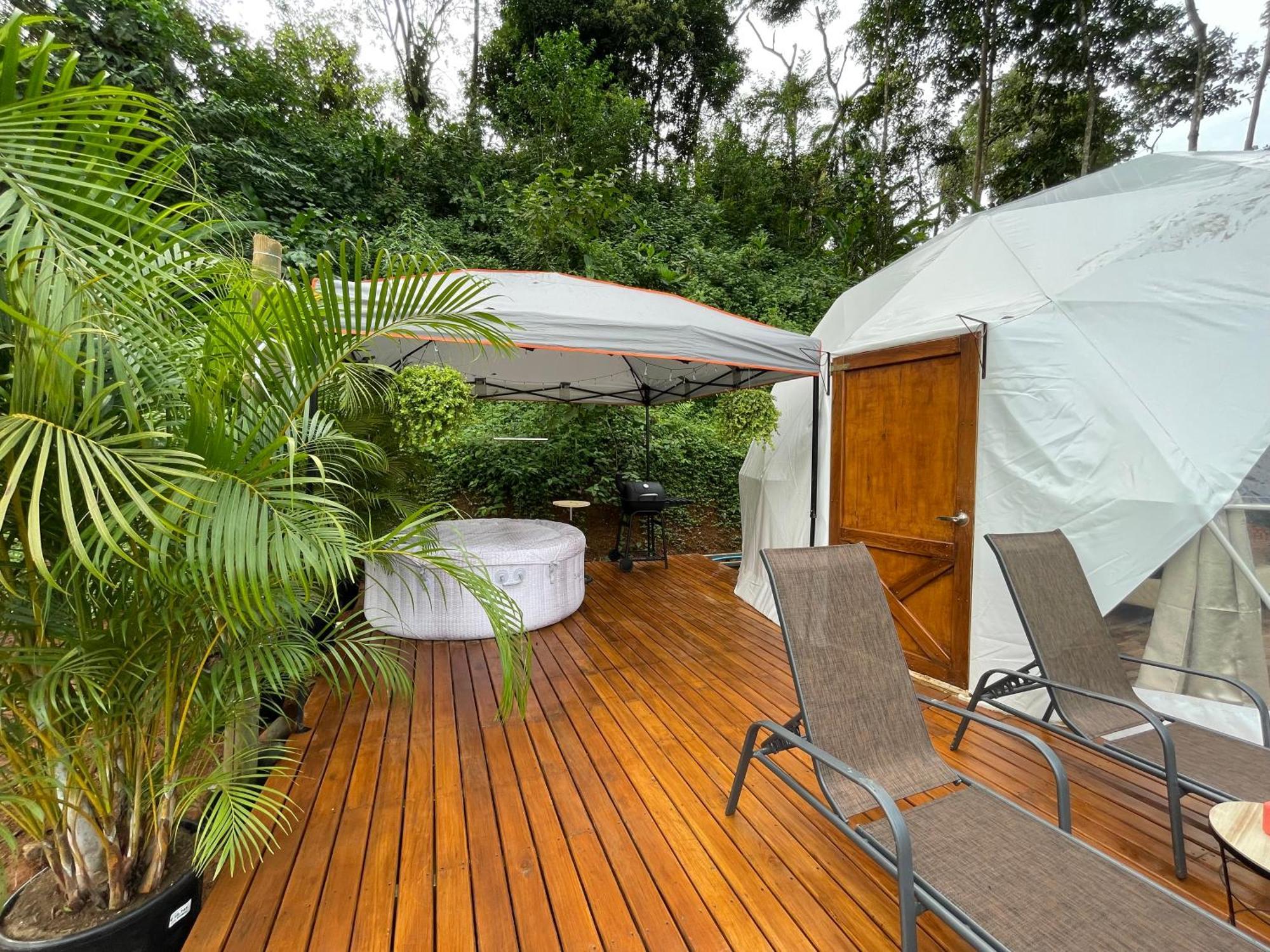 La Comarca River Glamping Dome Near Manuel Antonio Bagian luar foto