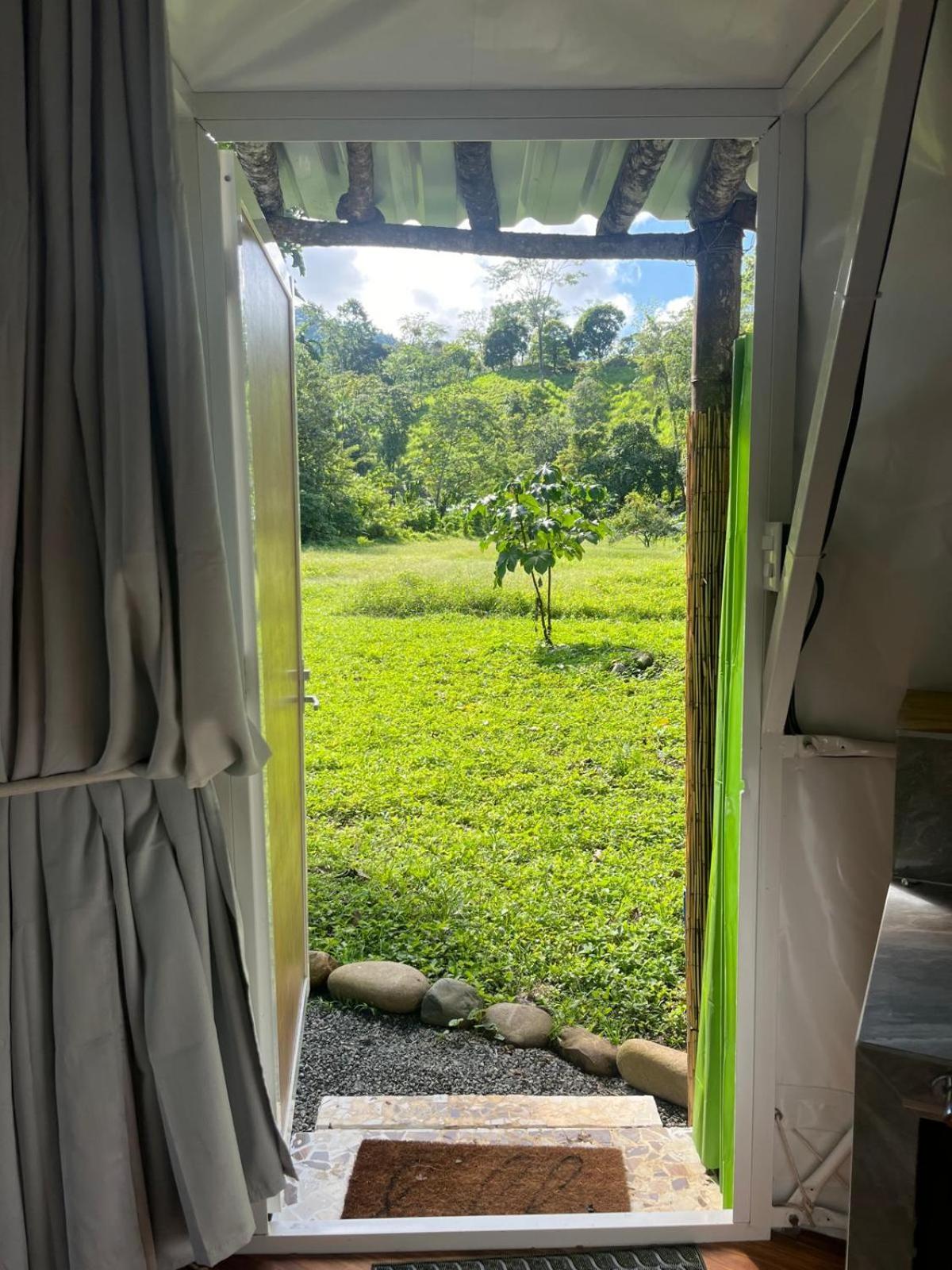 La Comarca River Glamping Dome Near Manuel Antonio Ruang foto