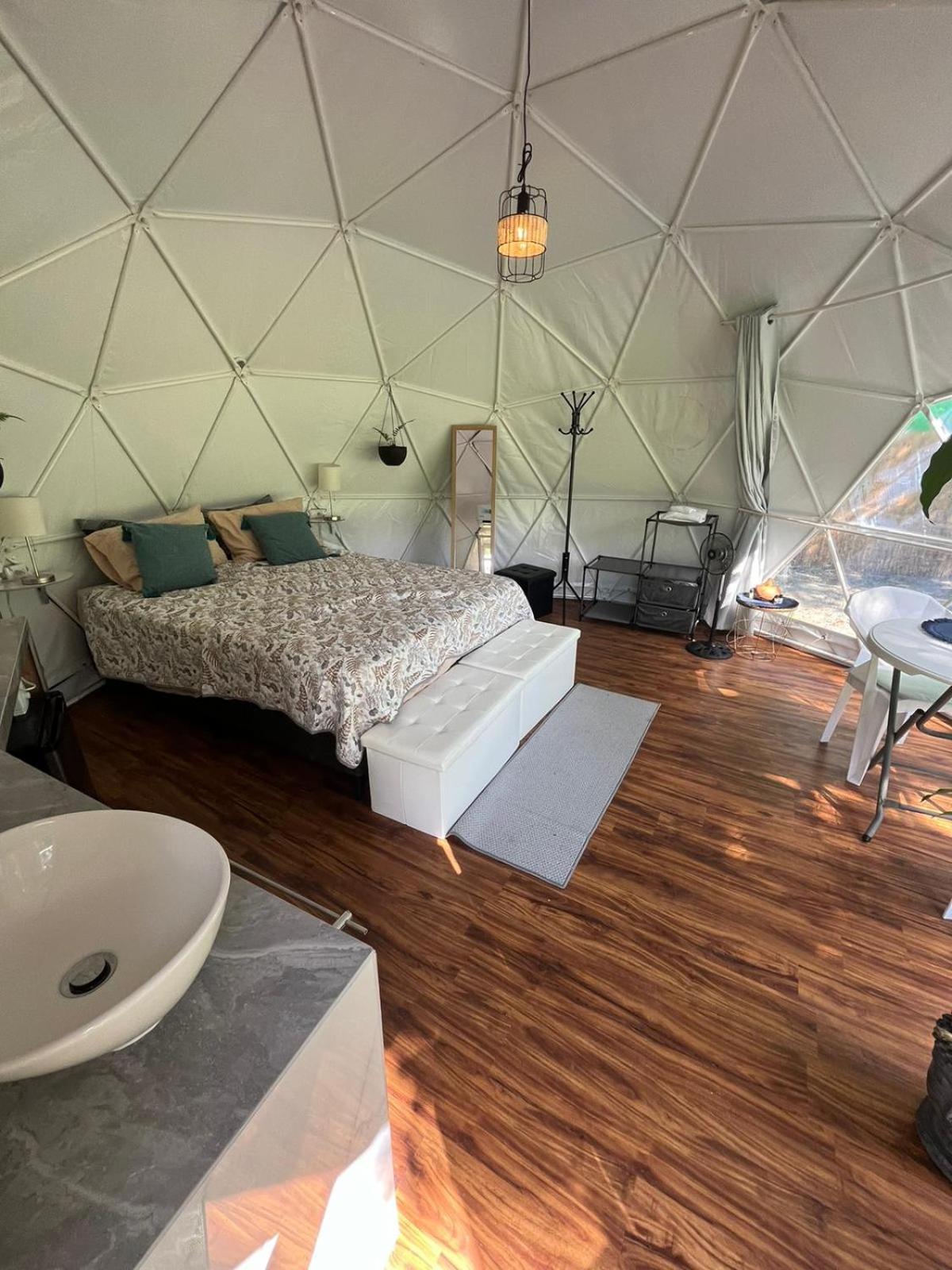 La Comarca River Glamping Dome Near Manuel Antonio Bagian luar foto