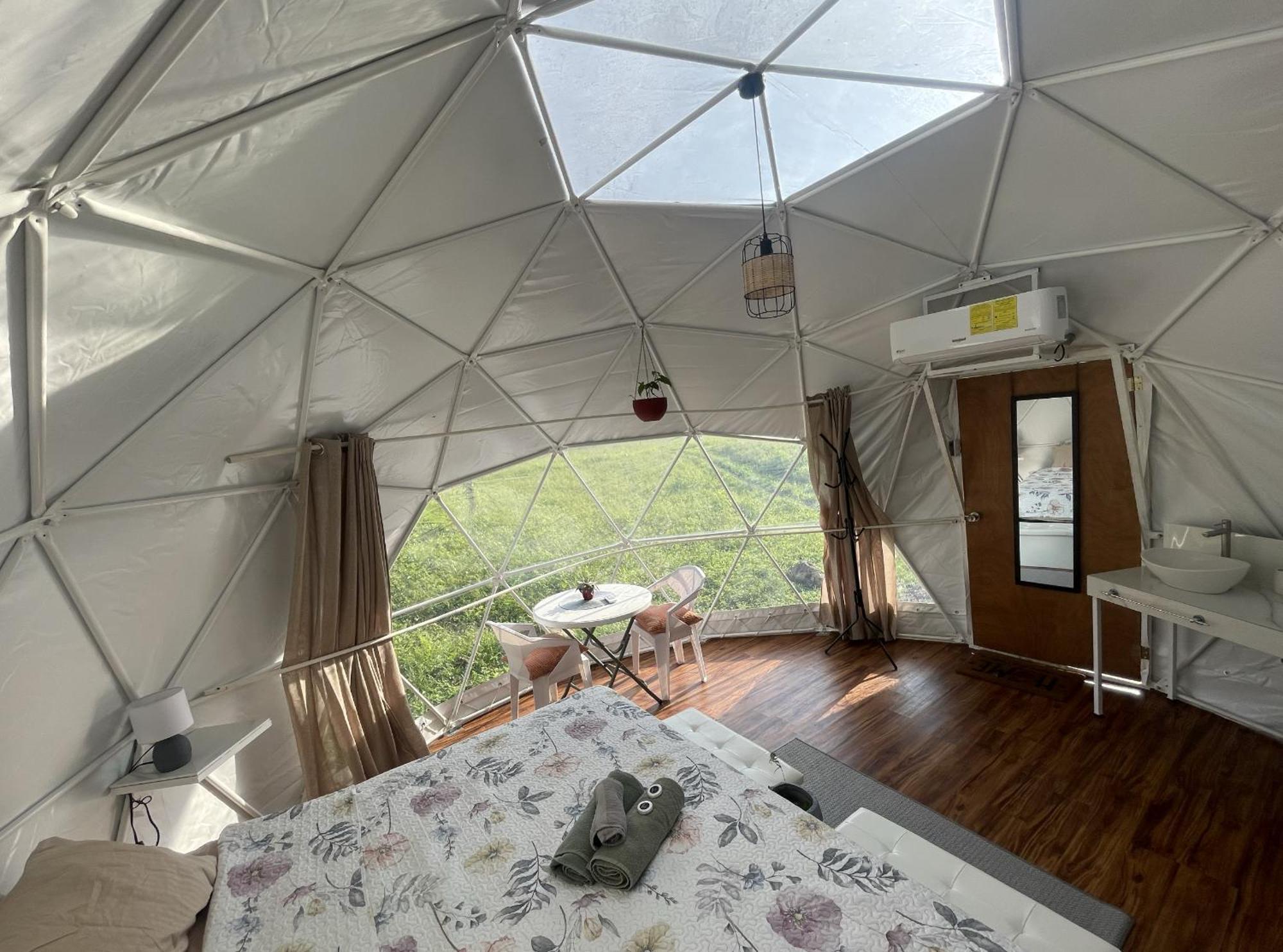 La Comarca River Glamping Dome Near Manuel Antonio Bagian luar foto