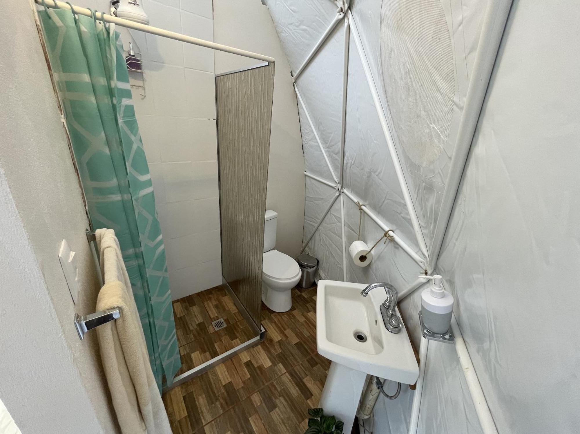 La Comarca River Glamping Dome Near Manuel Antonio Bagian luar foto